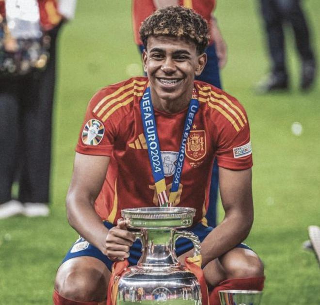 致敬还是模仿？张本智和做樊振东巴黎奥运会相同庆祝动作