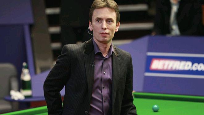 形成鲜明对 形成鲜明对